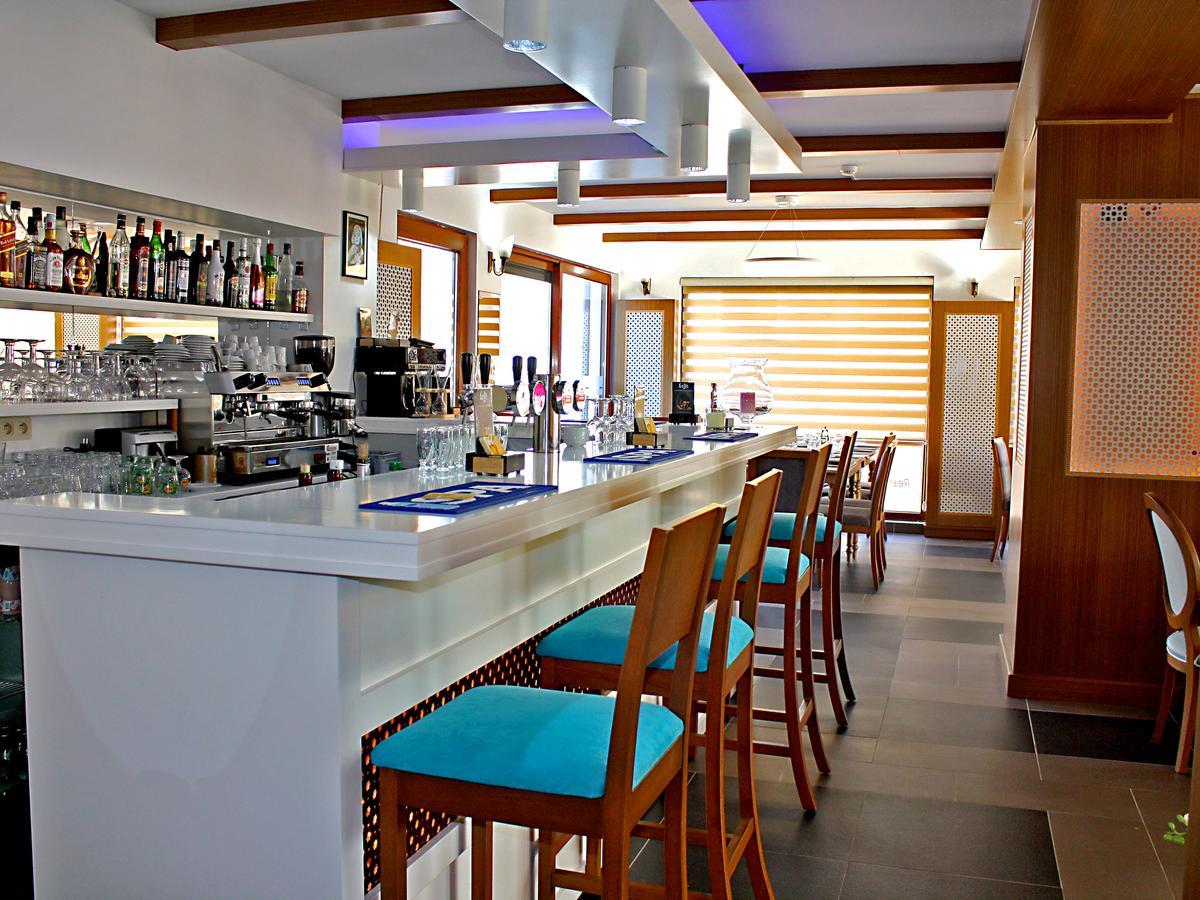 Fly Inn Hotel Lounge Machelen Exterior foto